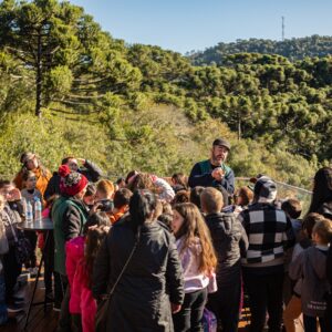 Grupo Iter, em conjunto com o Parque do Caracol, promove projeto Educa Caracol, que reúne diferentes gerações de alunos, do Ensino Fundamental à EJA