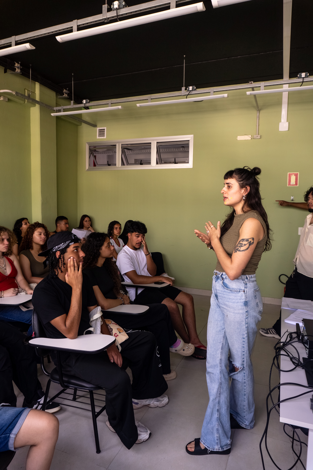 Jovens do 4º Distrito participam de laboratório de criação em videoarte no MAC RS 