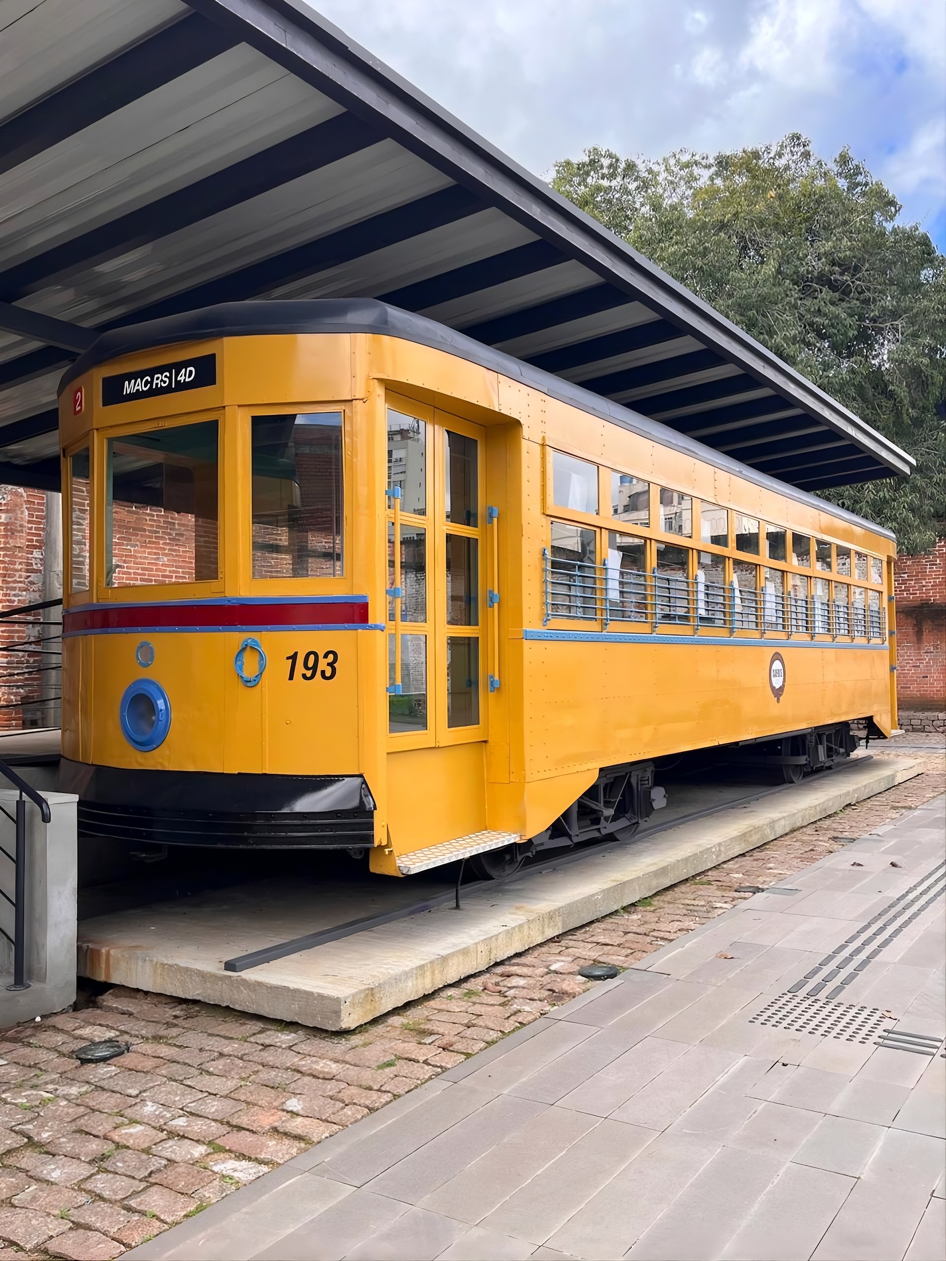 MAC RS transforma bondes históricos em espaços de cultura e acessibilidade