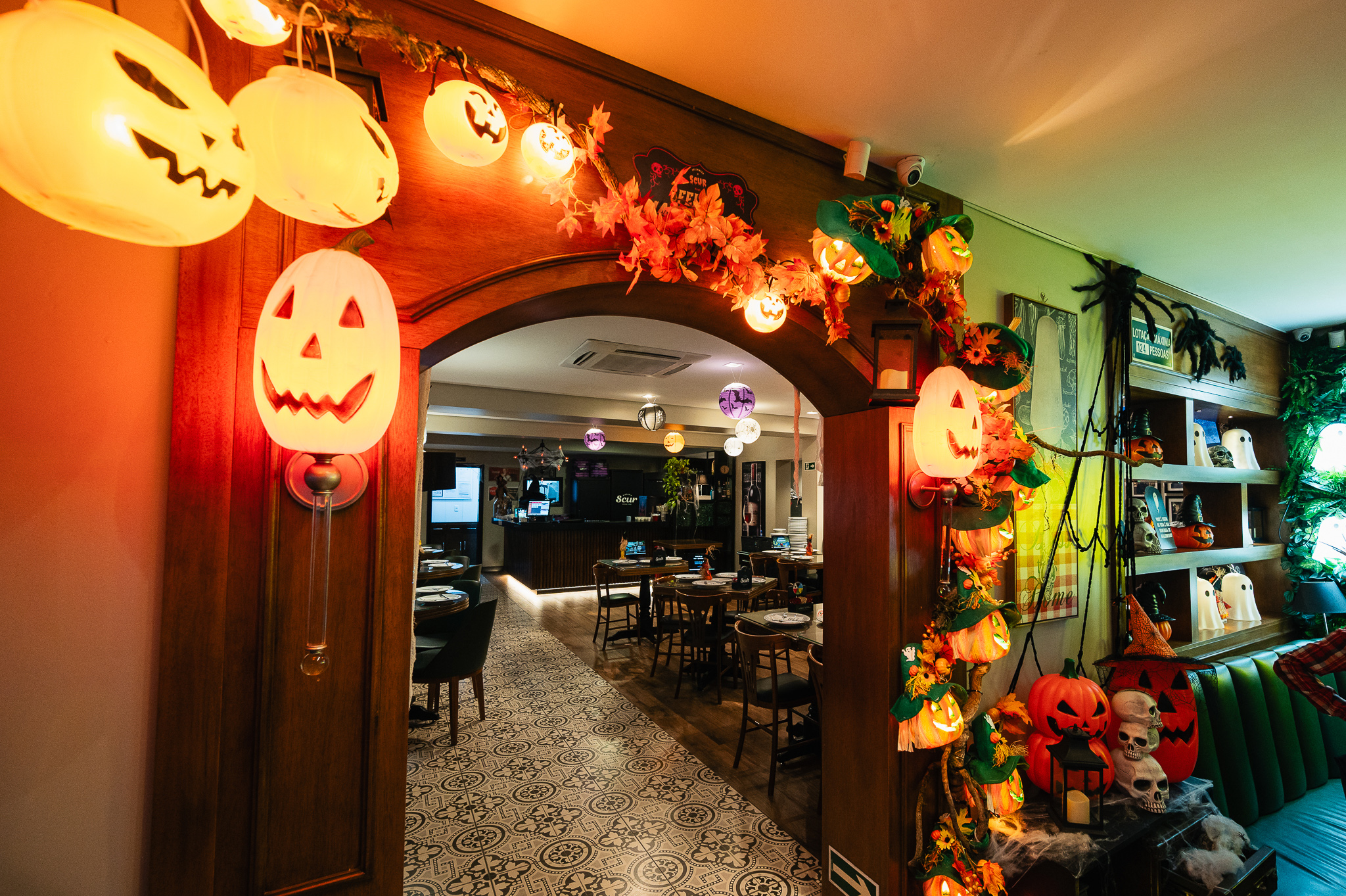 Pizza com sabor de magia: aberta temporada de Halloween na Scur Pizzaria 