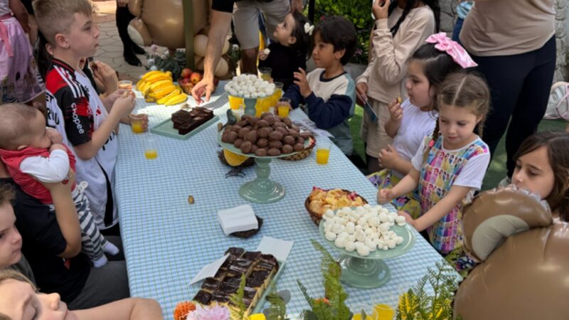 Mini Mundo celebra o Dia das Crianças com piquenique, personagens e ingresso infantil de presente