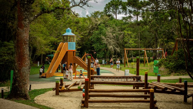 Parque do Caracol, em Canela, transforma natureza em cenário para brincadeiras no Mês das Crianças