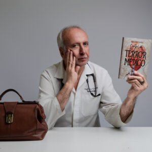 Rogério Gomes lança “Contos de Terror Médico” em Porto Alegre
