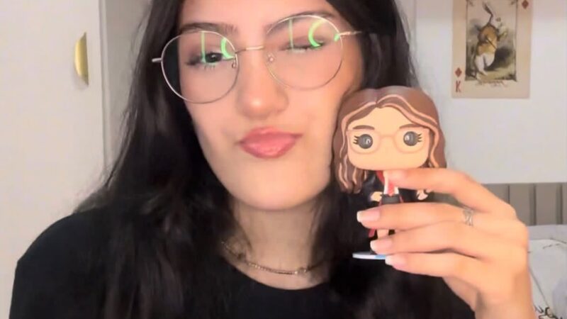 Évy Ferrera ganha sua própria versão Funko Pop personalizada